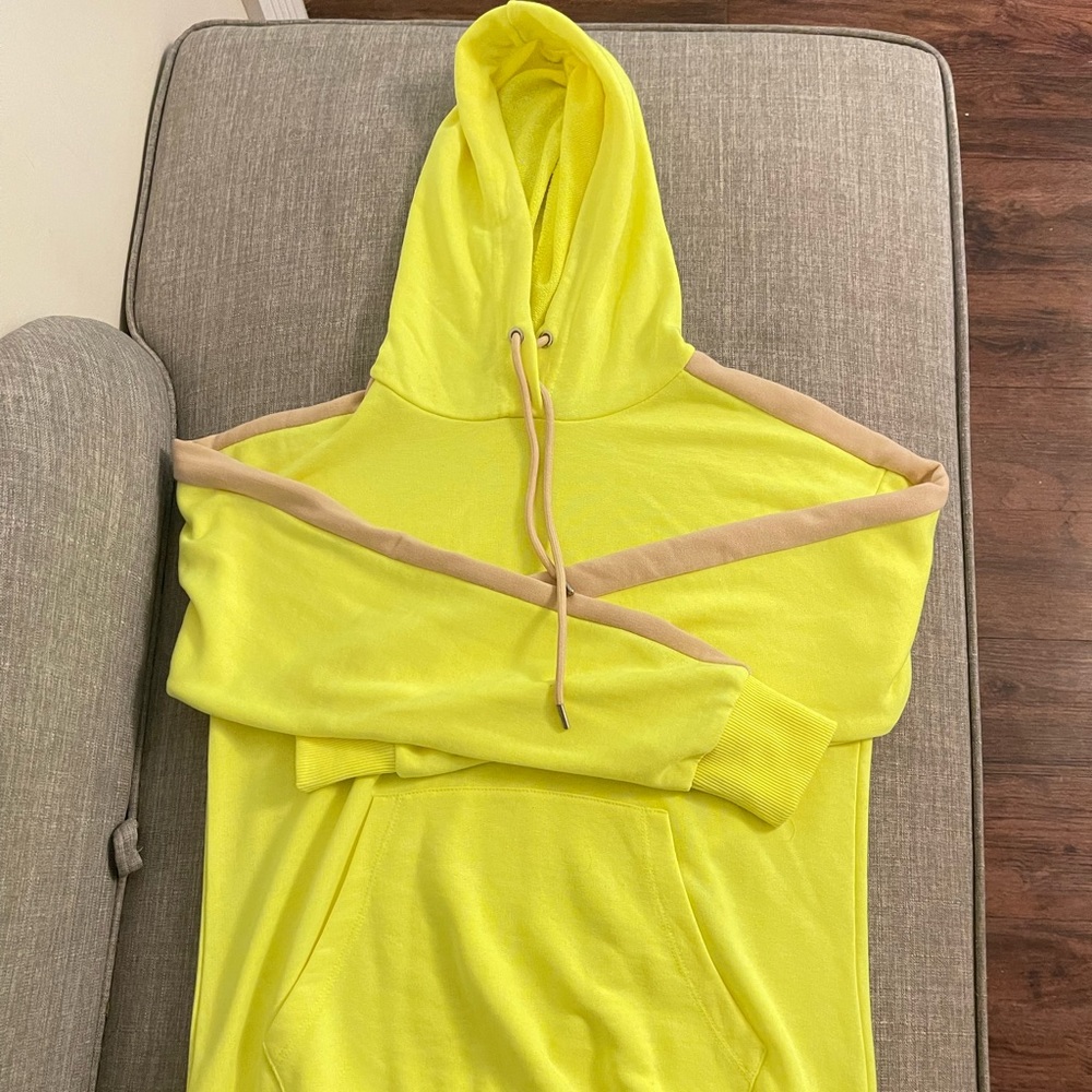 Yellow sweater size Xs